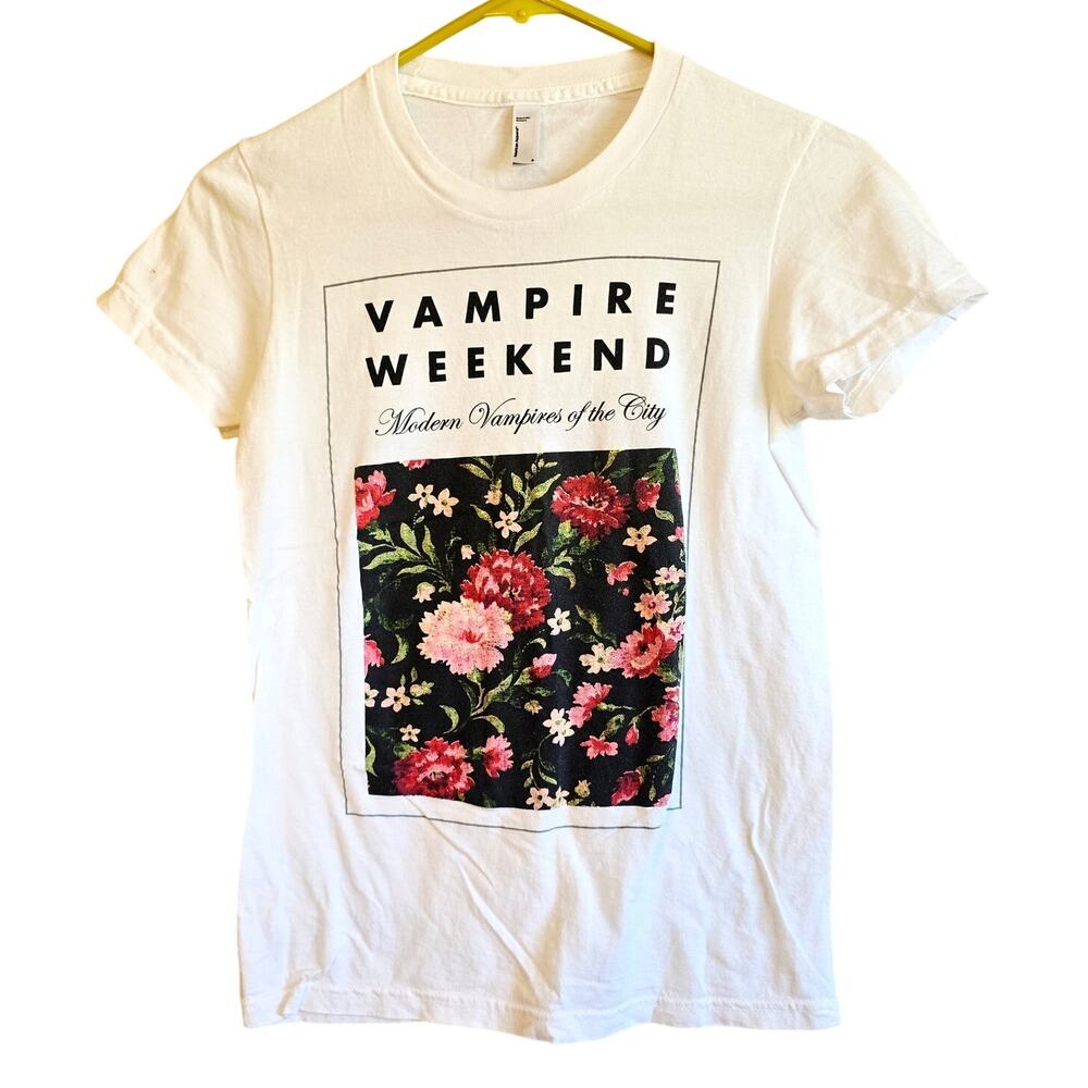 Urban outfitters Vampire weekend t shirt size small